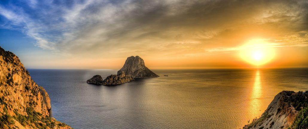 YOGA MINDFULNESS IBIZA GROEI IN ZELFLIEFDE, ZINGEVING EN GELUK