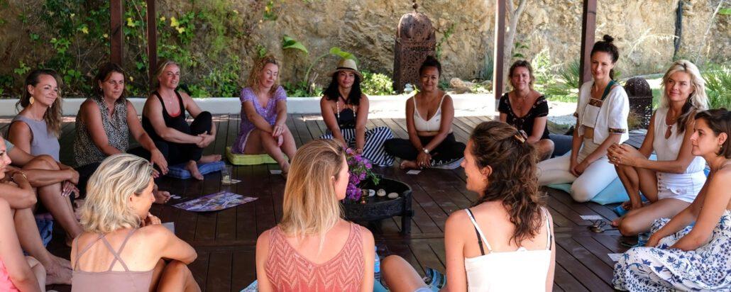 YOGA MINDFULNESS IBIZA GROEI IN ZELFLIEFDE, ZINGEVING EN GELUK