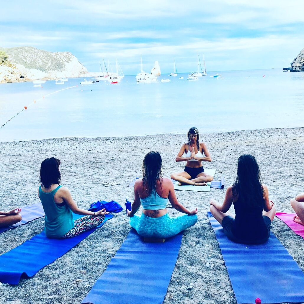 YOGA MINDFULNESS IBIZA GROEI IN ZELFLIEFDE, ZINGEVING EN GELUK