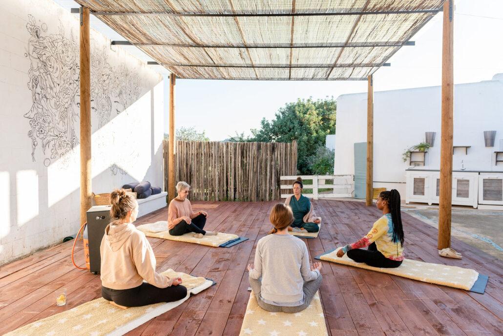YOGA MINDFULNESS IBIZA GROEI IN ZELFLIEFDE, ZINGEVING EN GELUK