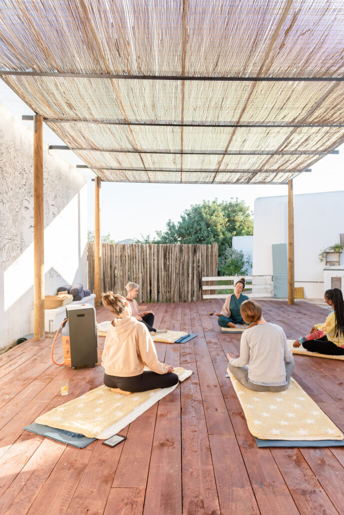 YOGA MINDFULNESS IBIZA GROEI IN ZELFLIEFDE, ZINGEVING EN GELUK