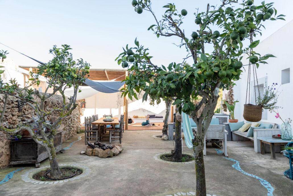 YOGA MINDFULNESS IBIZA GROEI IN ZELFLIEFDE, ZINGEVING EN GELUK