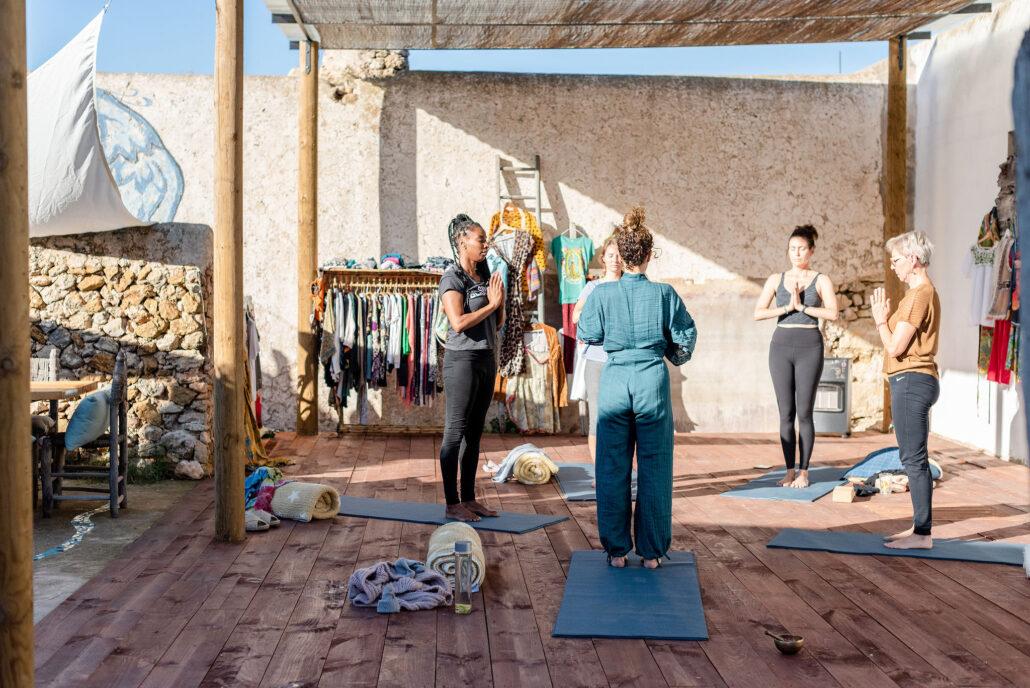 YOGA MINDFULNESS IBIZA GROEI IN ZELFLIEFDE, ZINGEVING EN GELUK