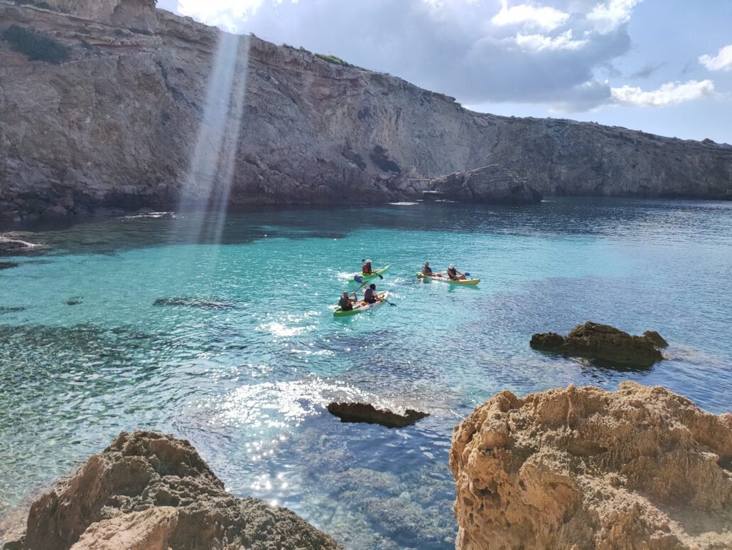 YOGA MINDFULNESS IBIZA GROEI IN ZELFLIEFDE, ZINGEVING EN GELUK