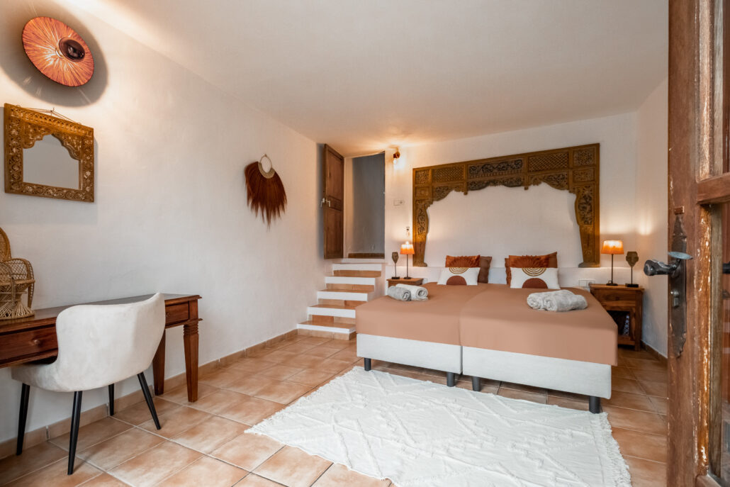 YOGA MINDFULNESS IBIZA GROEI IN ZELFLIEFDE, ZINGEVING EN GELUK