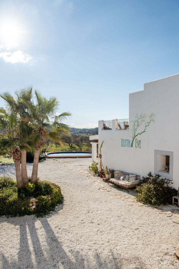 YOGA MINDFULNESS IBIZA GROEI IN ZELFLIEFDE, ZINGEVING EN GELUK