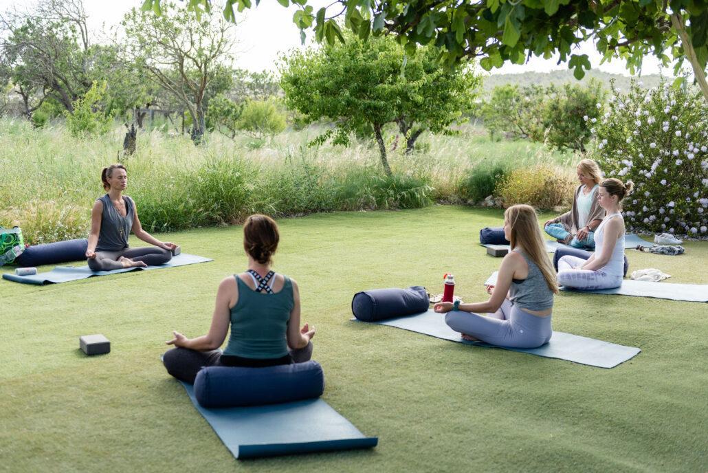YOGA MINDFULNESS IBIZA GROEI IN ZELFLIEFDE, ZINGEVING EN GELUK