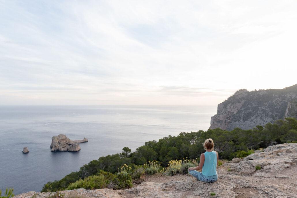 YOGA MINDFULNESS IBIZA GROEI IN ZELFLIEFDE, ZINGEVING EN GELUK