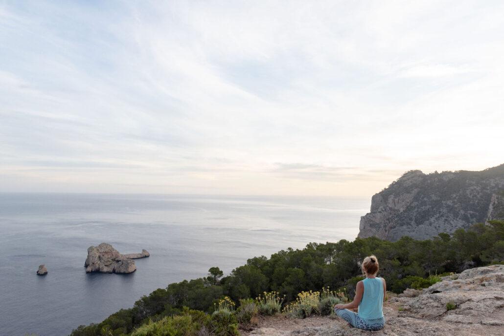 YOGA MINDFULNESS IBIZA GROEI IN ZELFLIEFDE, ZINGEVING EN GELUK