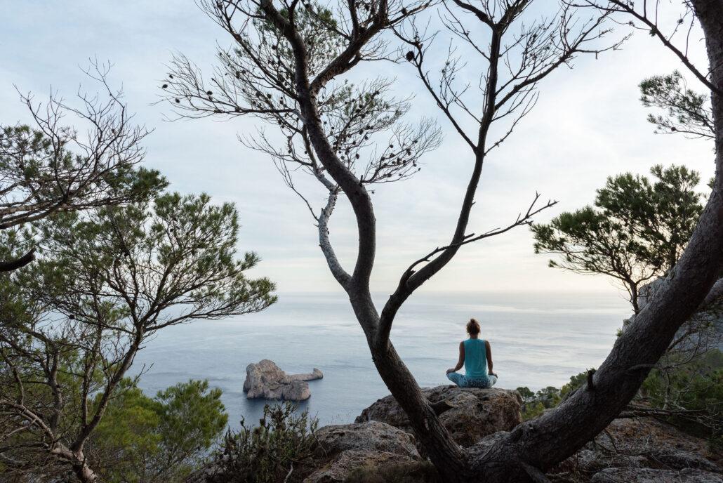 YOGA MINDFULNESS IBIZA GROEI IN ZELFLIEFDE, ZINGEVING EN GELUK