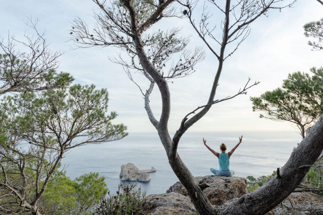 YOGA MINDFULNESS IBIZA GROEI IN ZELFLIEFDE, ZINGEVING EN GELUK