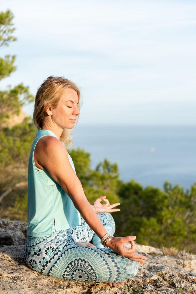YOGA MINDFULNESS IBIZA GROEI IN ZELFLIEFDE, ZINGEVING EN GELUK