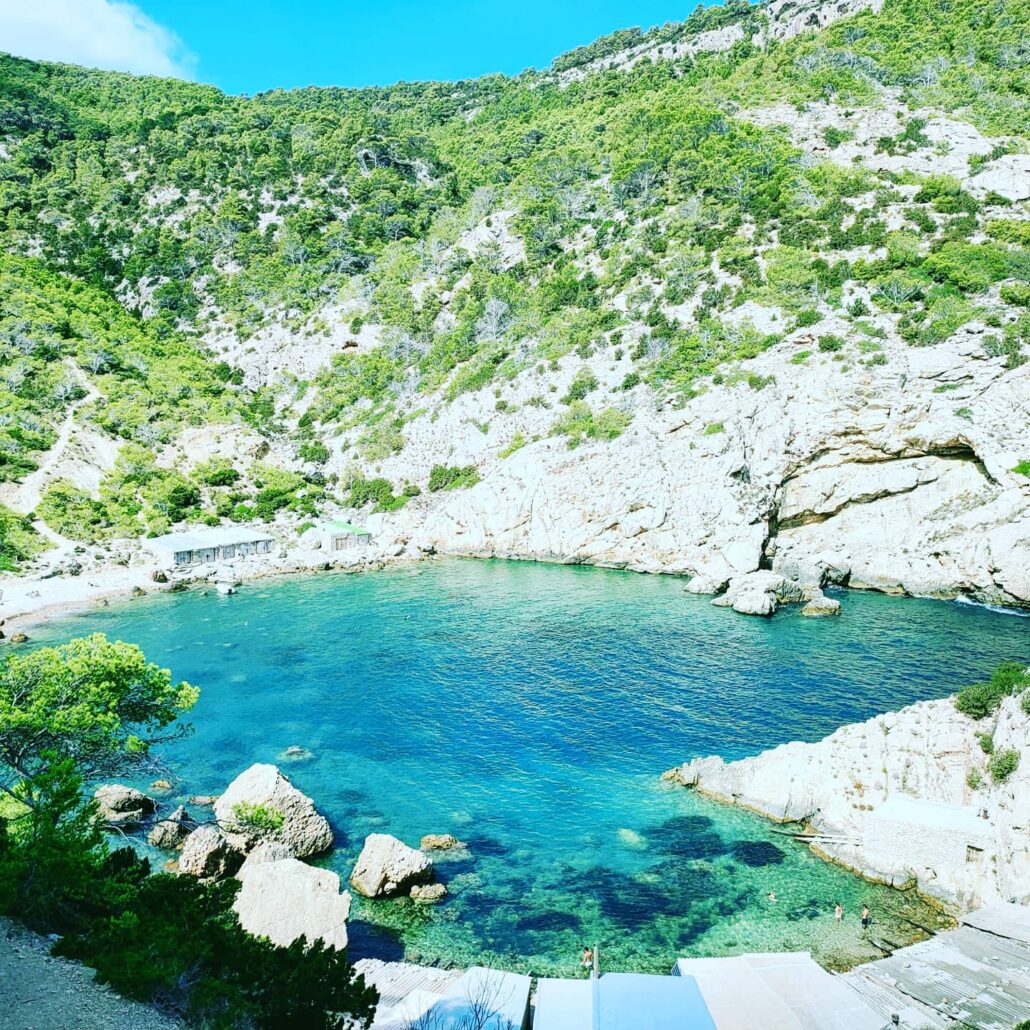 YOGA MINDFULNESS IBIZA GROEI IN ZELFLIEFDE, ZINGEVING EN GELUK